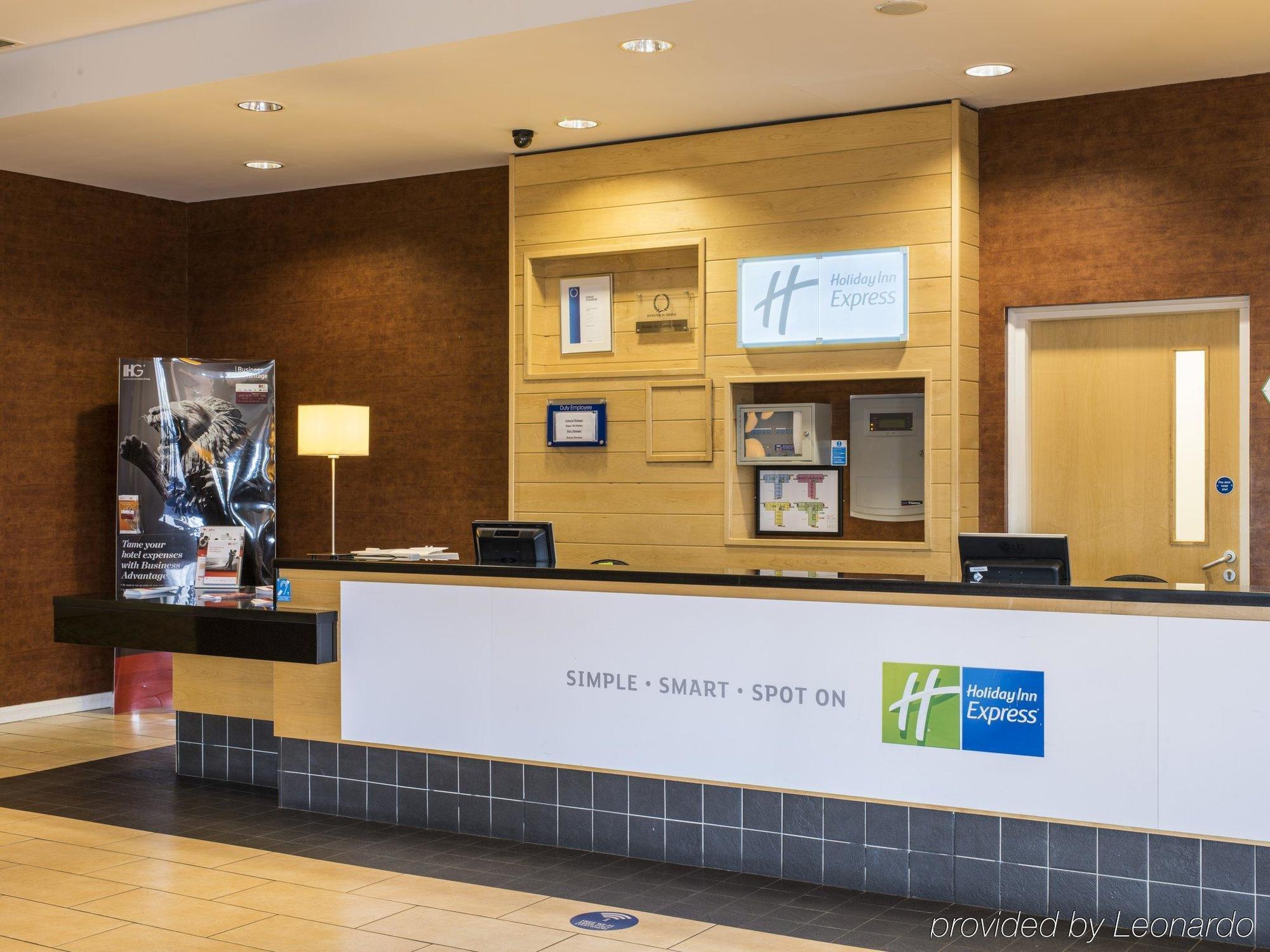 Holiday Inn Express Antrim By Ihg Exterior photo